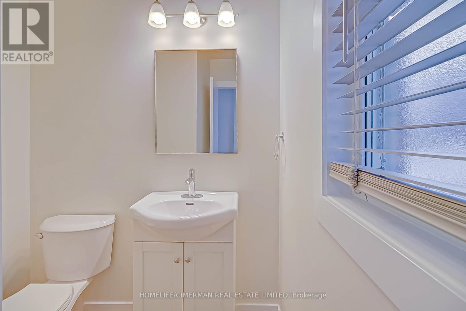 25 Sage Avenue, Toronto, Ontario  M6B 3W4 - Photo 9 - W13541816