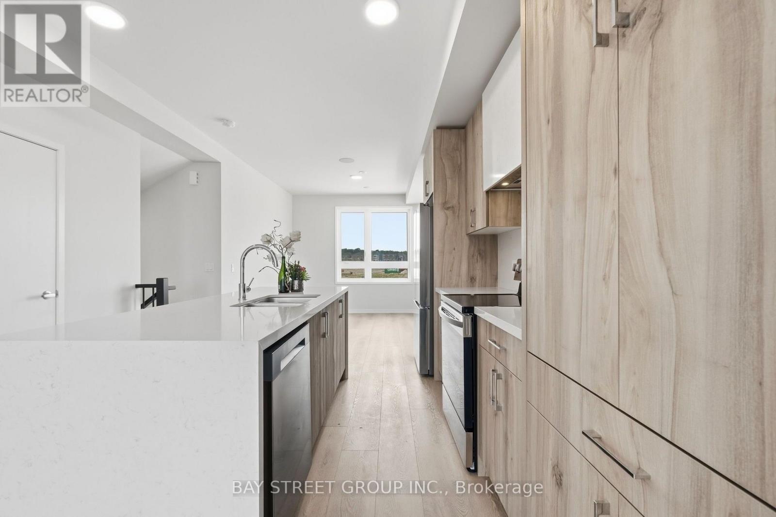 2a Big Willow Crescent, Richmond Hill, Ontario  L4E 1P3 - Photo 6 - N13607036