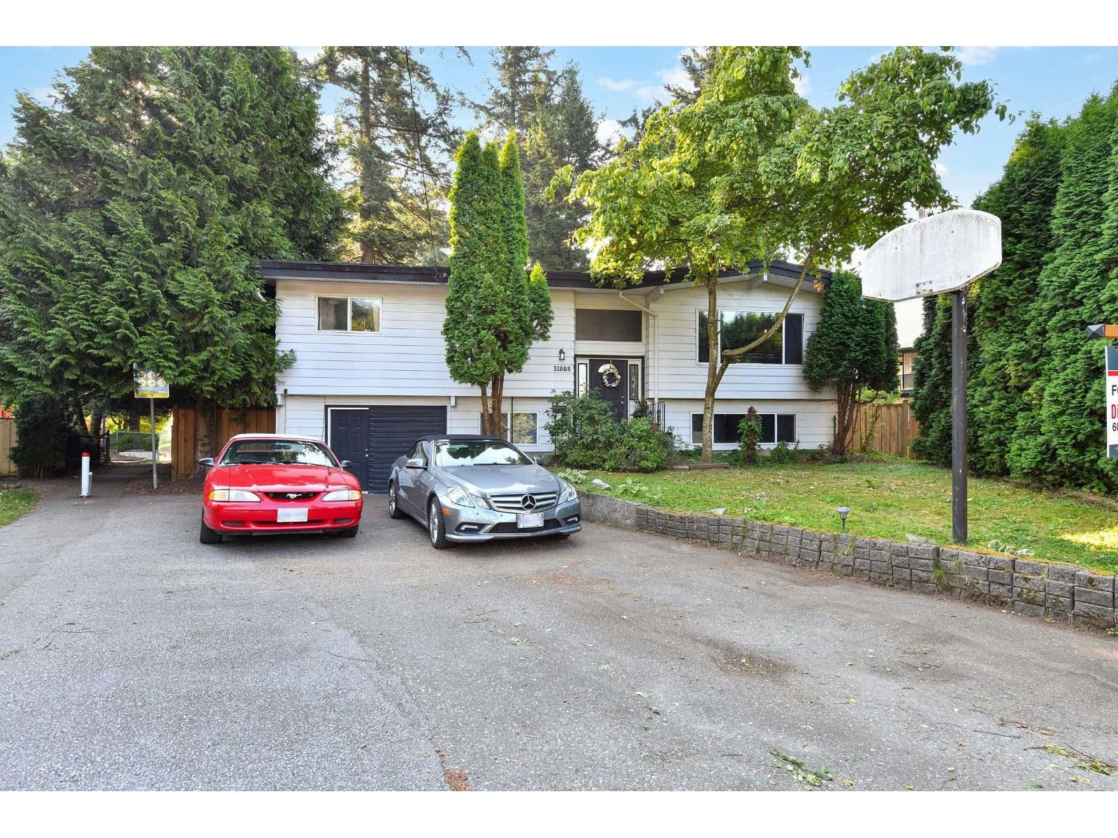 31868 Carlsrue Avenue, Abbotsford, British Columbia  V2T 2J6 - Photo 3 - R3127544