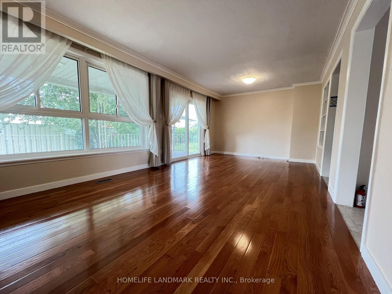 29 Tillplain Road NW, Toronto, Ontario  M3H 5R1 - Photo 12 - C13607058