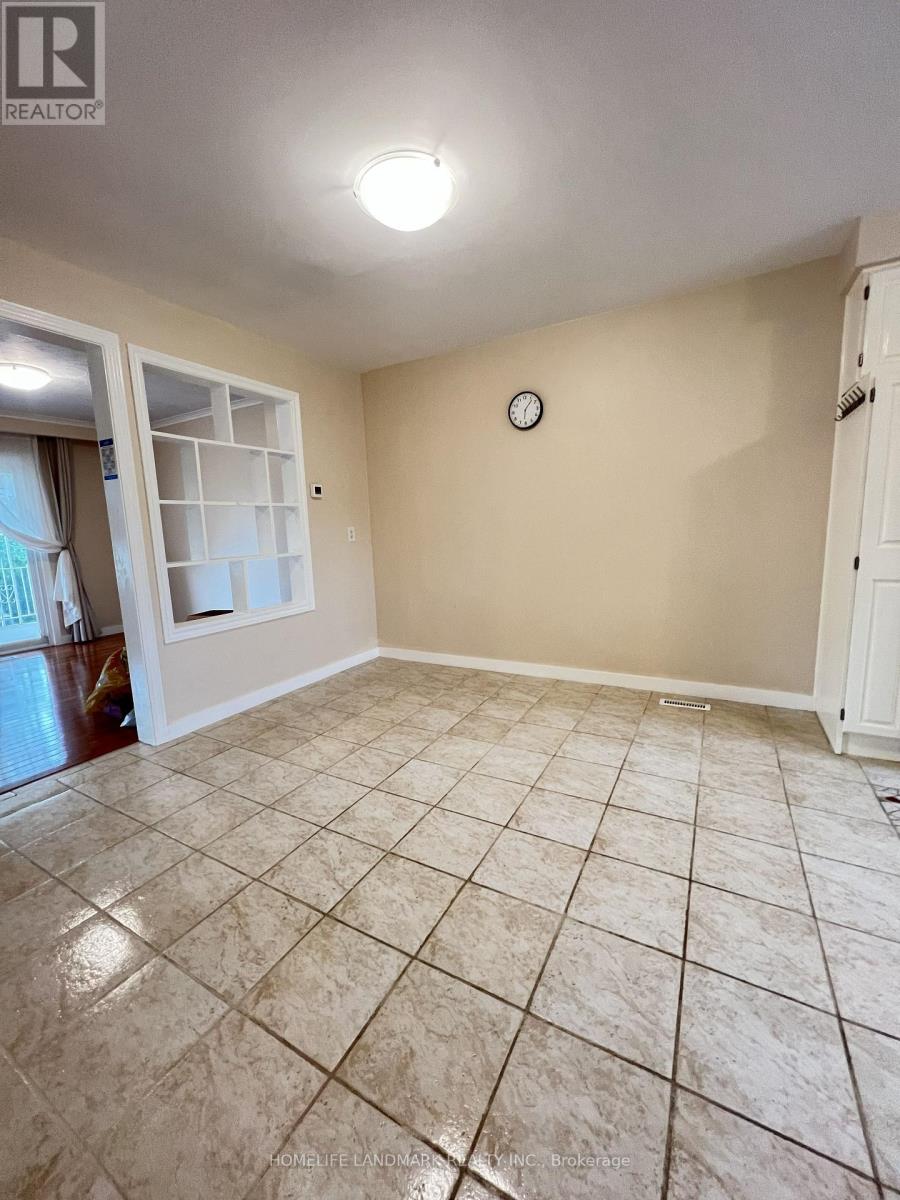 29 Tillplain Road NW, Toronto, Ontario  M3H 5R1 - Photo 14 - C13607058