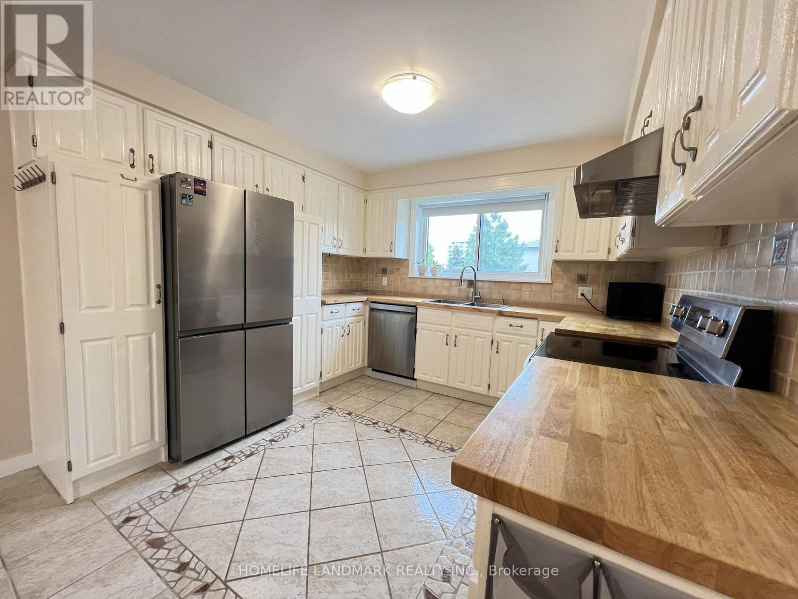 29 Tillplain Road NW, Toronto, Ontario  M3H 5R1 - Photo 15 - C13607058