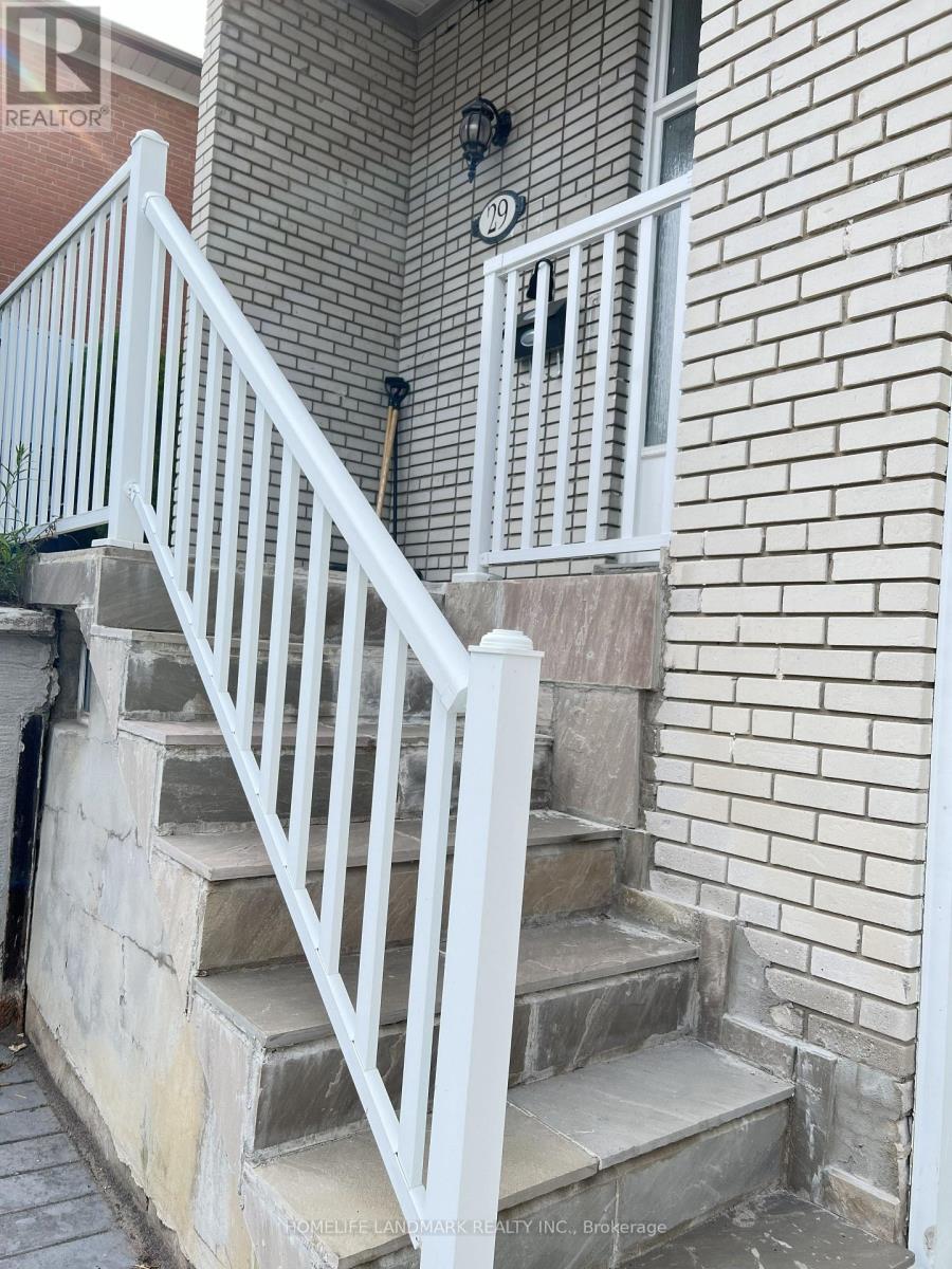 29 Tillplain Road NW, Toronto, Ontario  M3H 5R1 - Photo 5 - C13607058