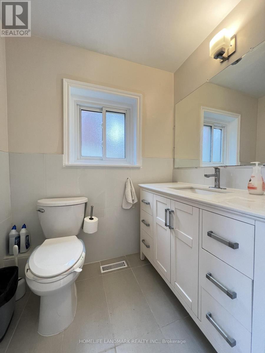 29 Tillplain Road NW, Toronto, Ontario  M3H 5R1 - Photo 8 - C13607058