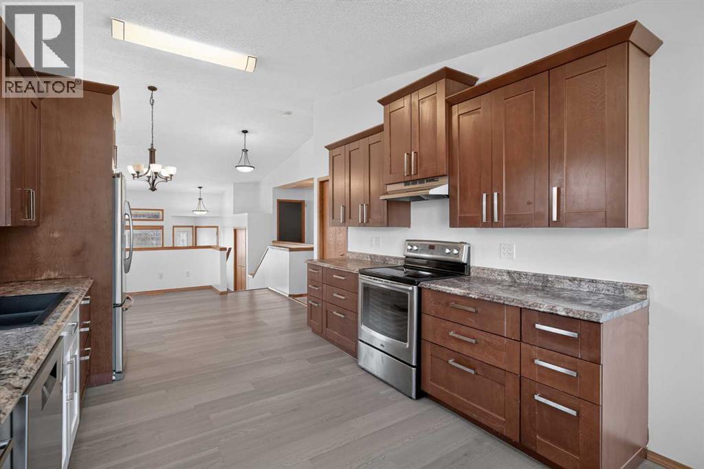 31 Fairways Drive NW, Airdrie, Alberta  T4B 2P5 - Photo 14 - A2330611