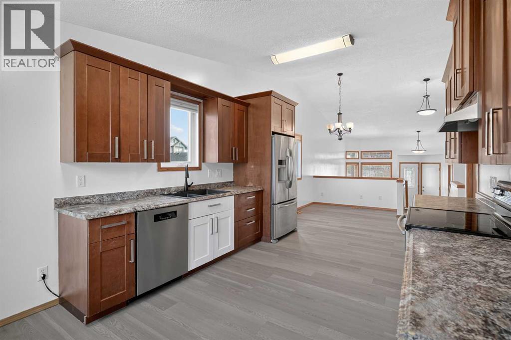 31 Fairways Drive NW, Airdrie, Alberta  T4B 2P5 - Photo 13 - A2330611