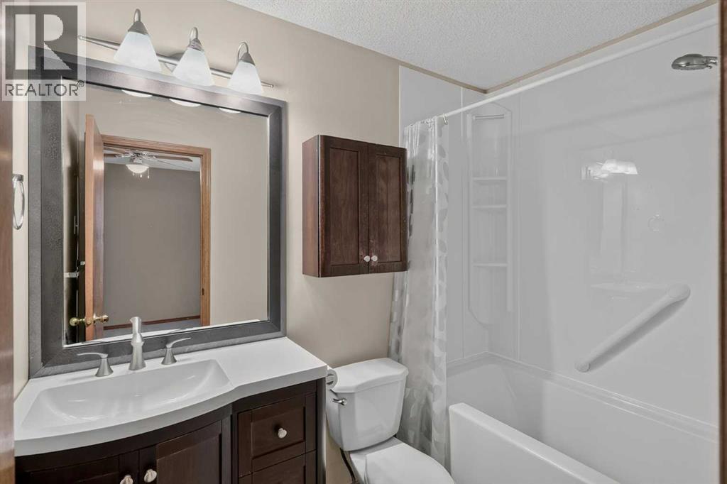31 Fairways Drive NW, Airdrie, Alberta  T4B 2P5 - Photo 18 - A2330611