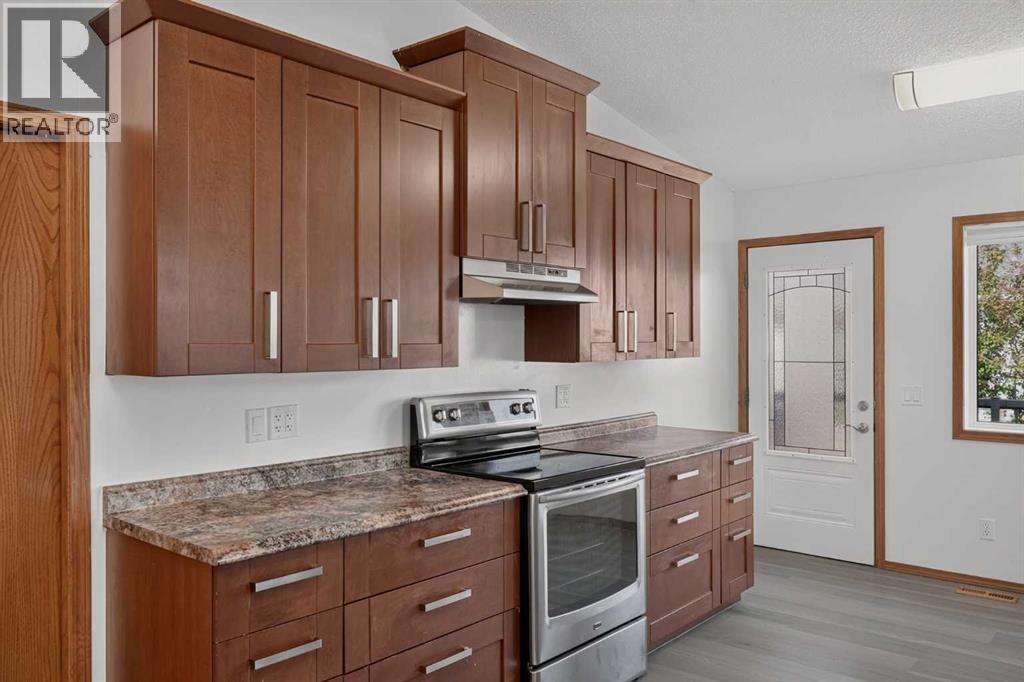 31 Fairways Drive NW, Airdrie, Alberta  T4B 2P5 - Photo 9 - A2330611