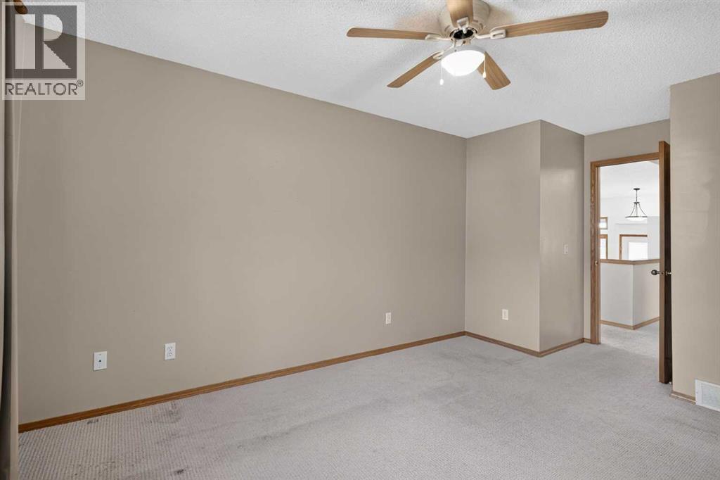 31 Fairways Drive NW, Airdrie, Alberta  T4B 2P5 - Photo 16 - A2330611