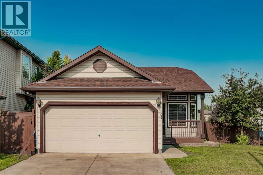 31 Fairways Drive NW, Airdrie, Alberta  T4B 2P5 - Photo 2 - A2330611
