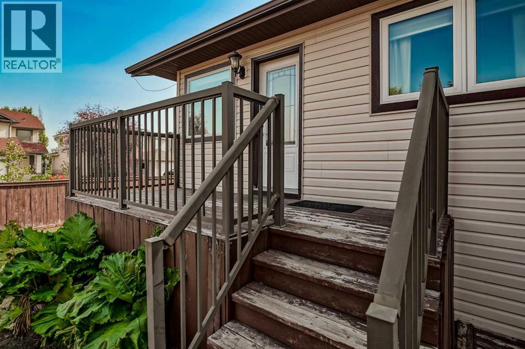 31 Fairways Drive NW, Airdrie, Alberta  T4B 2P5 - Photo 39 - A2330611