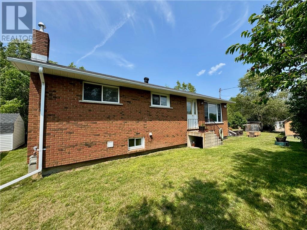 316 Allan Street, Coniston, Ontario  P0M 1M0 - Photo 2 - 2129430
