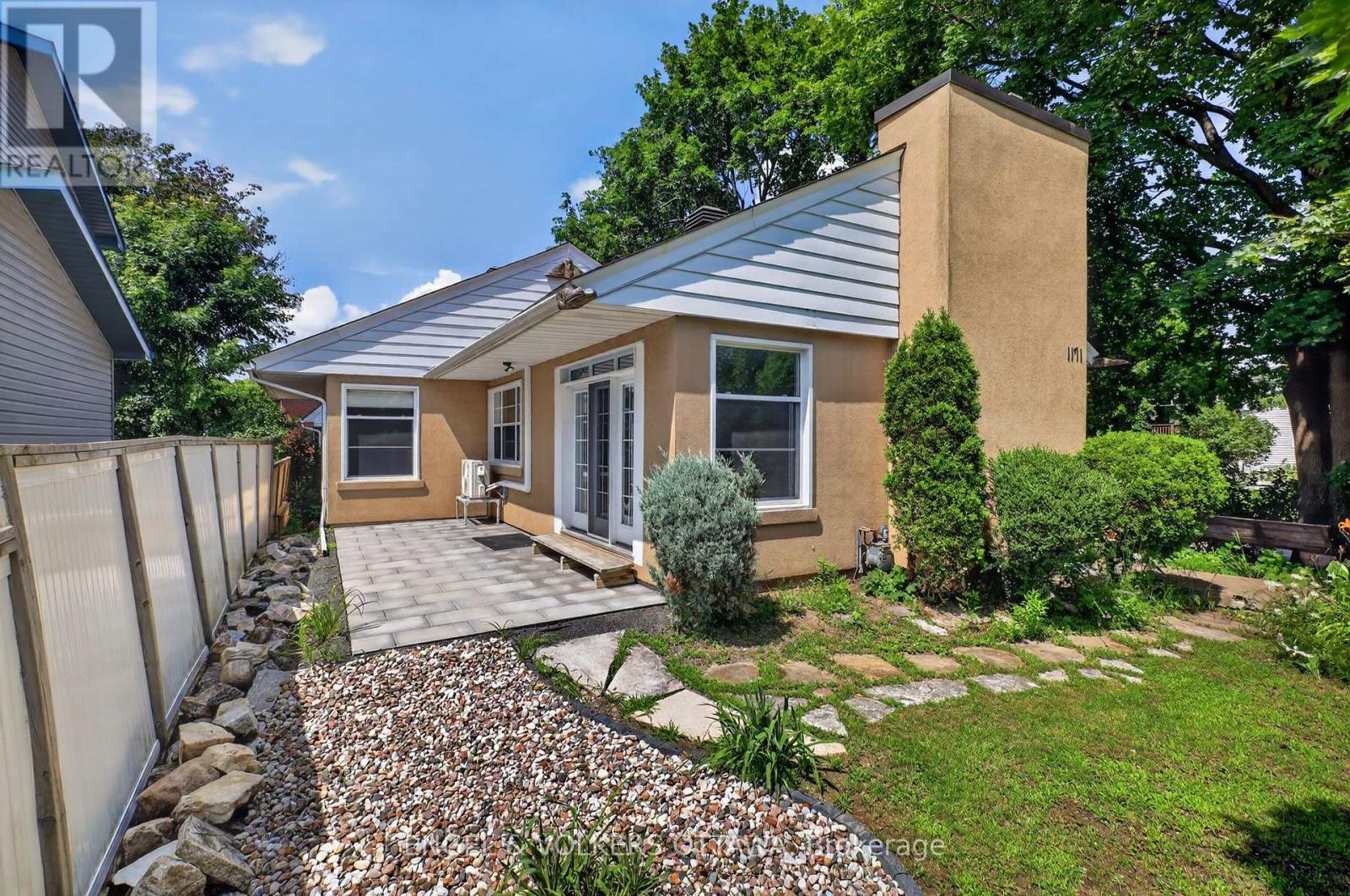 1171 Shillington Avenue, Ottawa, Ontario  K1Z 7Z5 - Photo 2 - X13607090