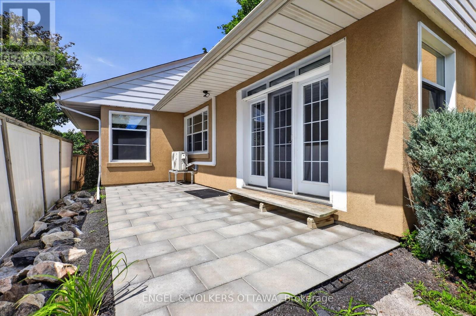 1171 Shillington Avenue, Ottawa, Ontario  K1Z 7Z5 - Photo 3 - X13607090