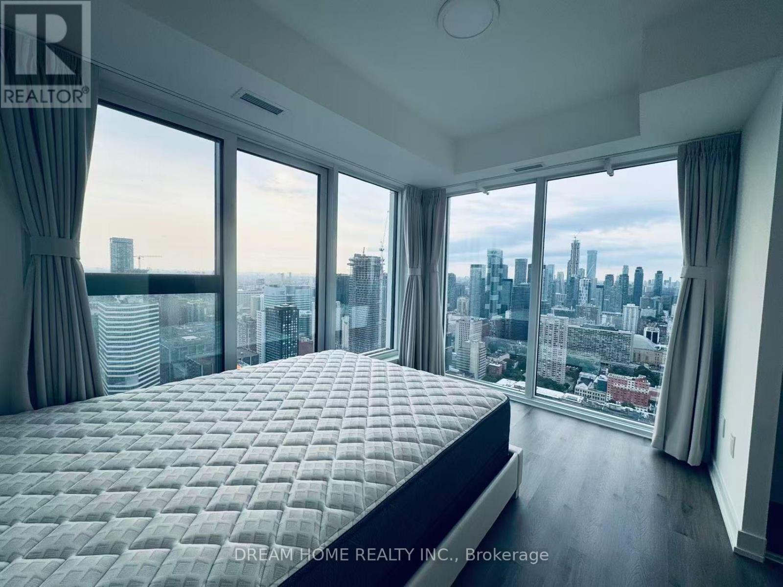 5603 - 252 CHURCH STREET, Toronto, Ontario