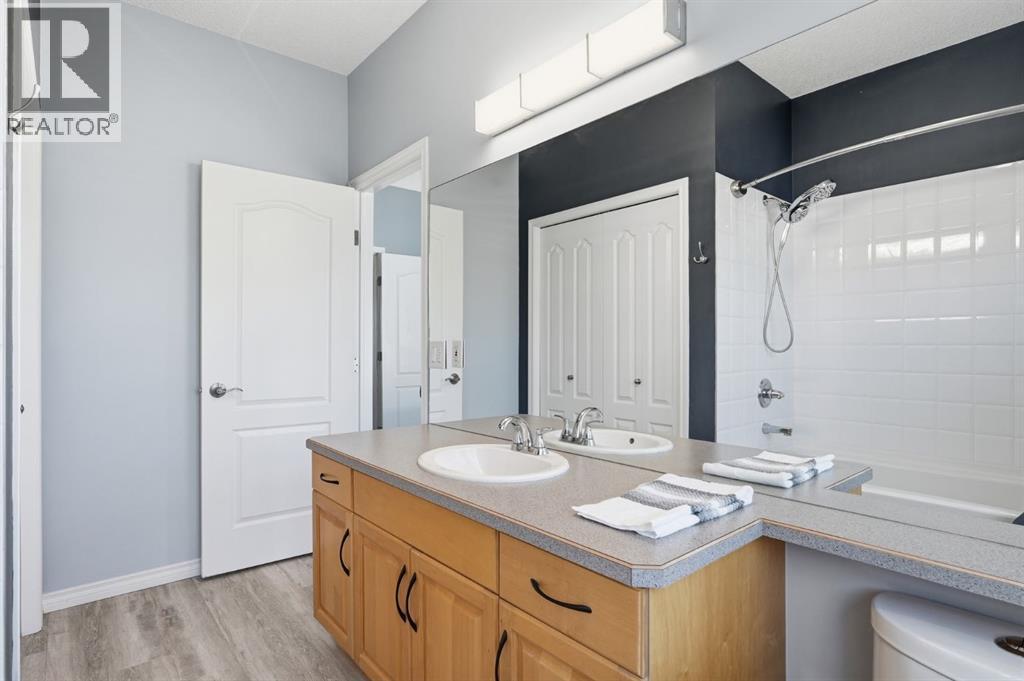 101 Sierra Morena Landing SW, Calgary, Alberta  T3H 4K3 - Photo 18 - A2309048