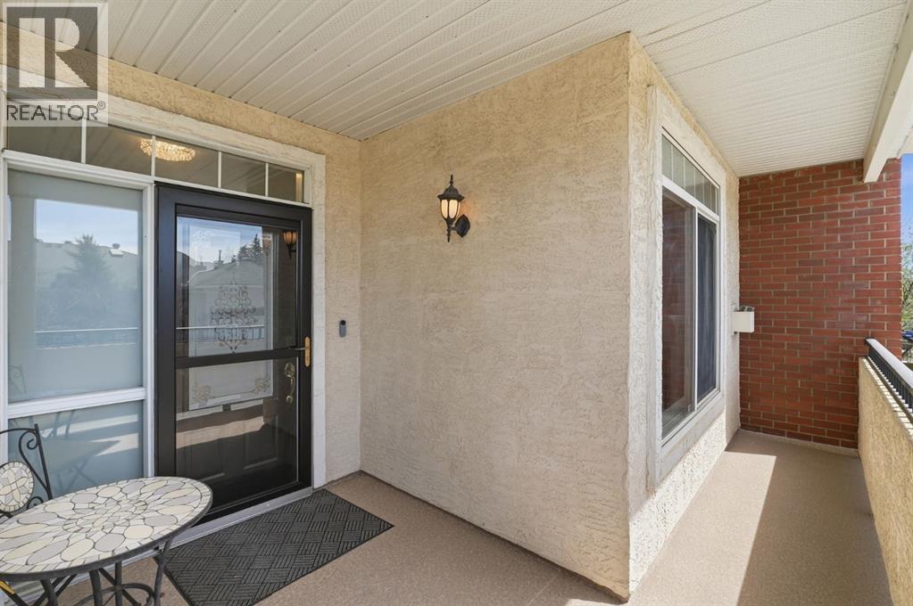 101 Sierra Morena Landing SW, Calgary, Alberta  T3H 4K3 - Photo 4 - A2309048