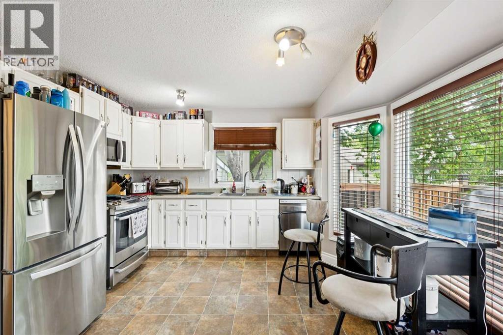 1826 Summerfield Boulevard SE, Airdrie, Alberta  T4B 1V3 - Photo 3 - A2319614