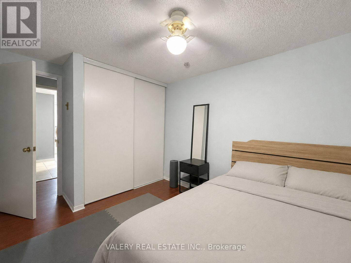 Main - 73 Hickling Trail, Barrie, Ontario  L4M 5S7 - Photo 10 - S13590498