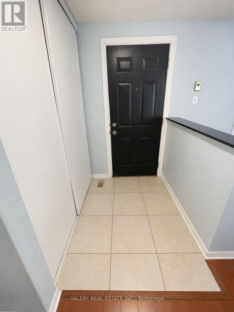 Main - 73 Hickling Trail, Barrie, Ontario  L4M 5S7 - Photo 3 - S13590498