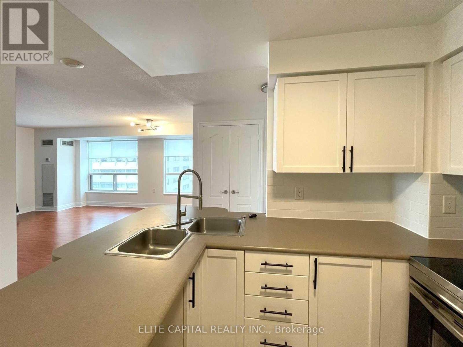 808 - 21 Hillcrest Avenue, Toronto, Ontario  M2N 7K2 - Photo 3 - C13607126