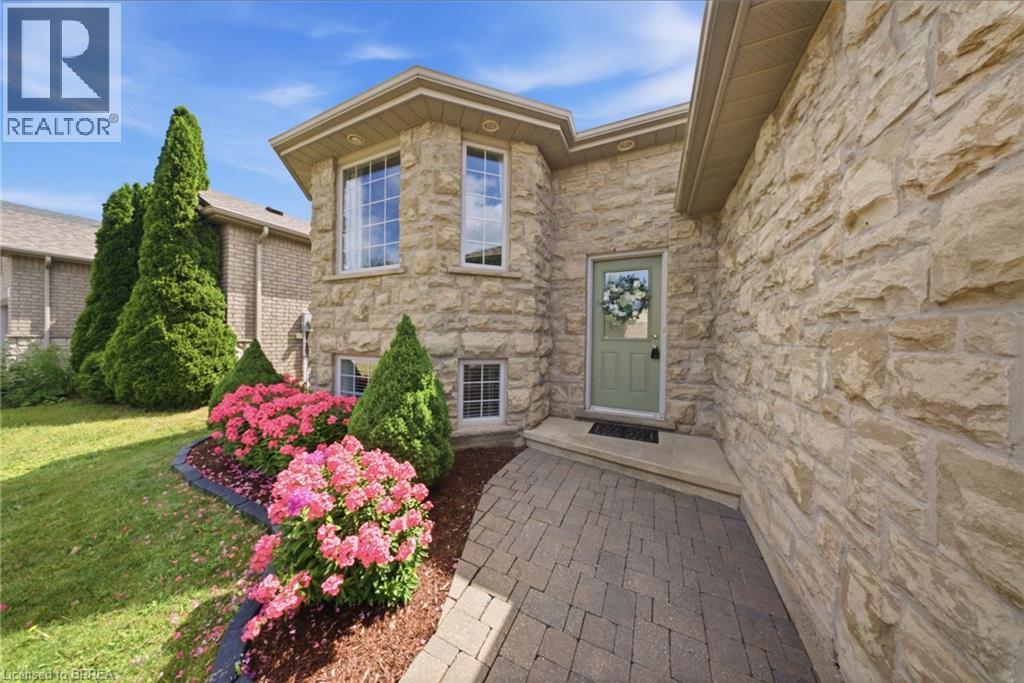 151 Mcguiness Drive, Brantford, Ontario  N3T 0B4 - Photo 3 - 40847240