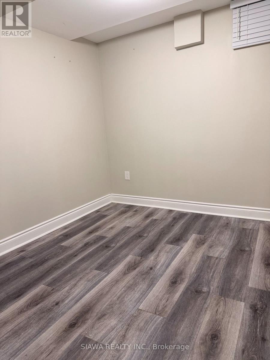 5703 Whitehorn Avenue, Mississauga, Ontario  L5V 2A9 - Photo 6 - W13607132