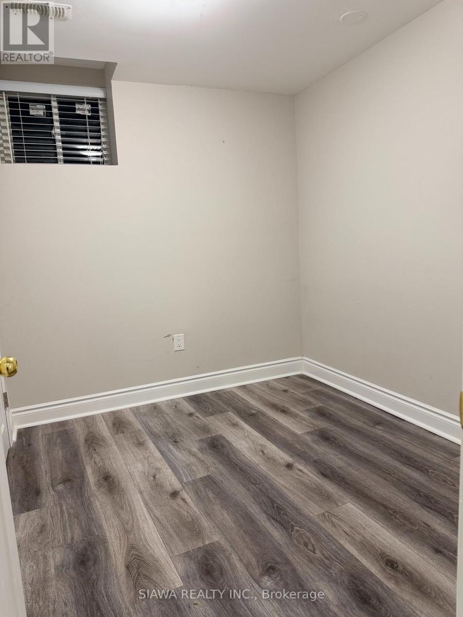 5703 Whitehorn Avenue, Mississauga, Ontario  L5V 2A9 - Photo 7 - W13607132