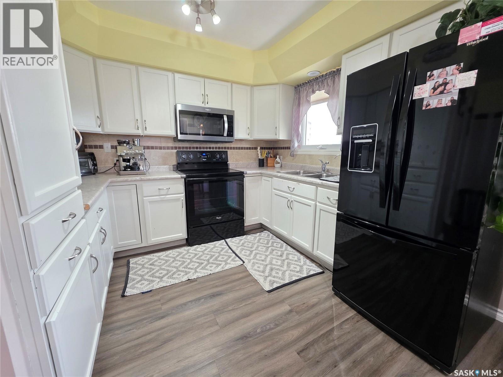 1321 Herbert Avenue, Herbert, Saskatchewan  S0H 2A0 - Photo 2 - SK043711
