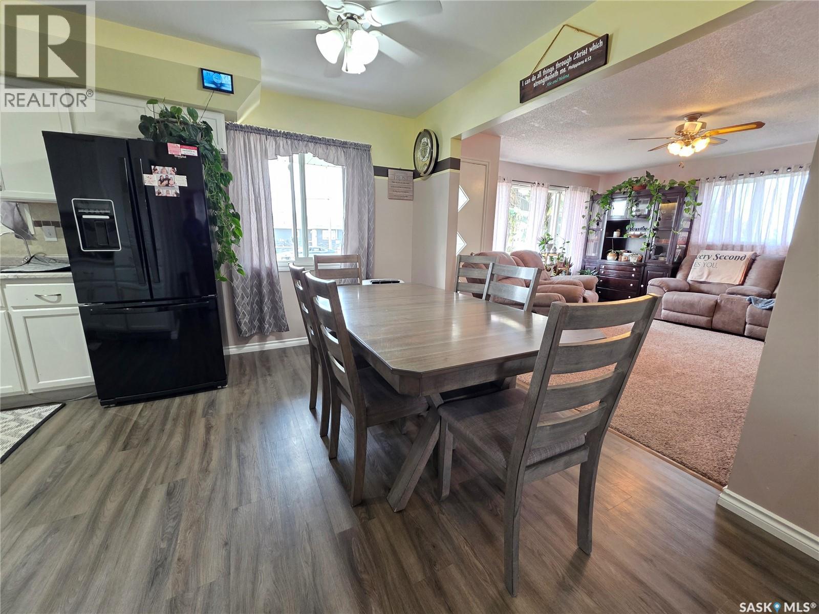 1321 Herbert Avenue, Herbert, Saskatchewan  S0H 2A0 - Photo 3 - SK043711