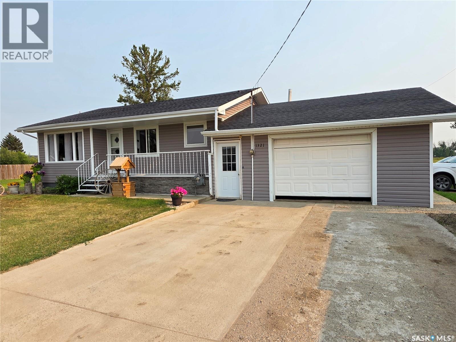 1321 Herbert Avenue, Herbert, Saskatchewan  S0H 2A0 - Photo 36 - SK043711