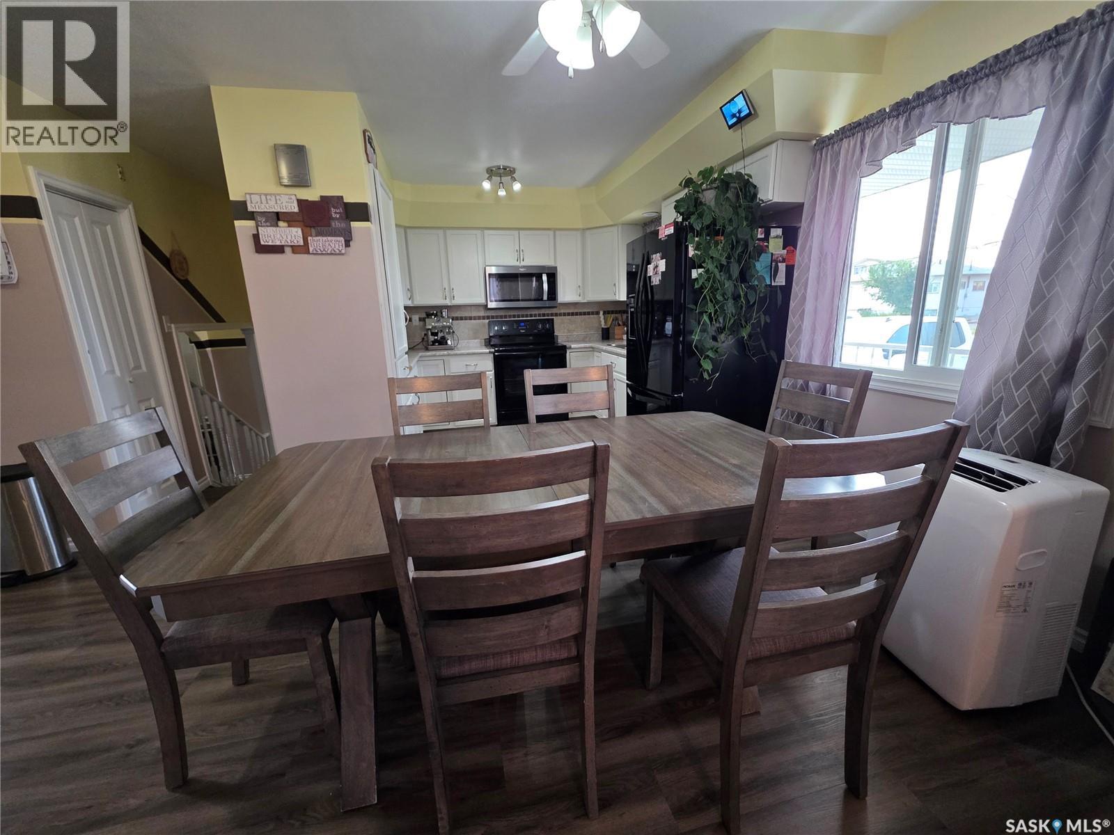 1321 Herbert Avenue, Herbert, Saskatchewan  S0H 2A0 - Photo 4 - SK043711