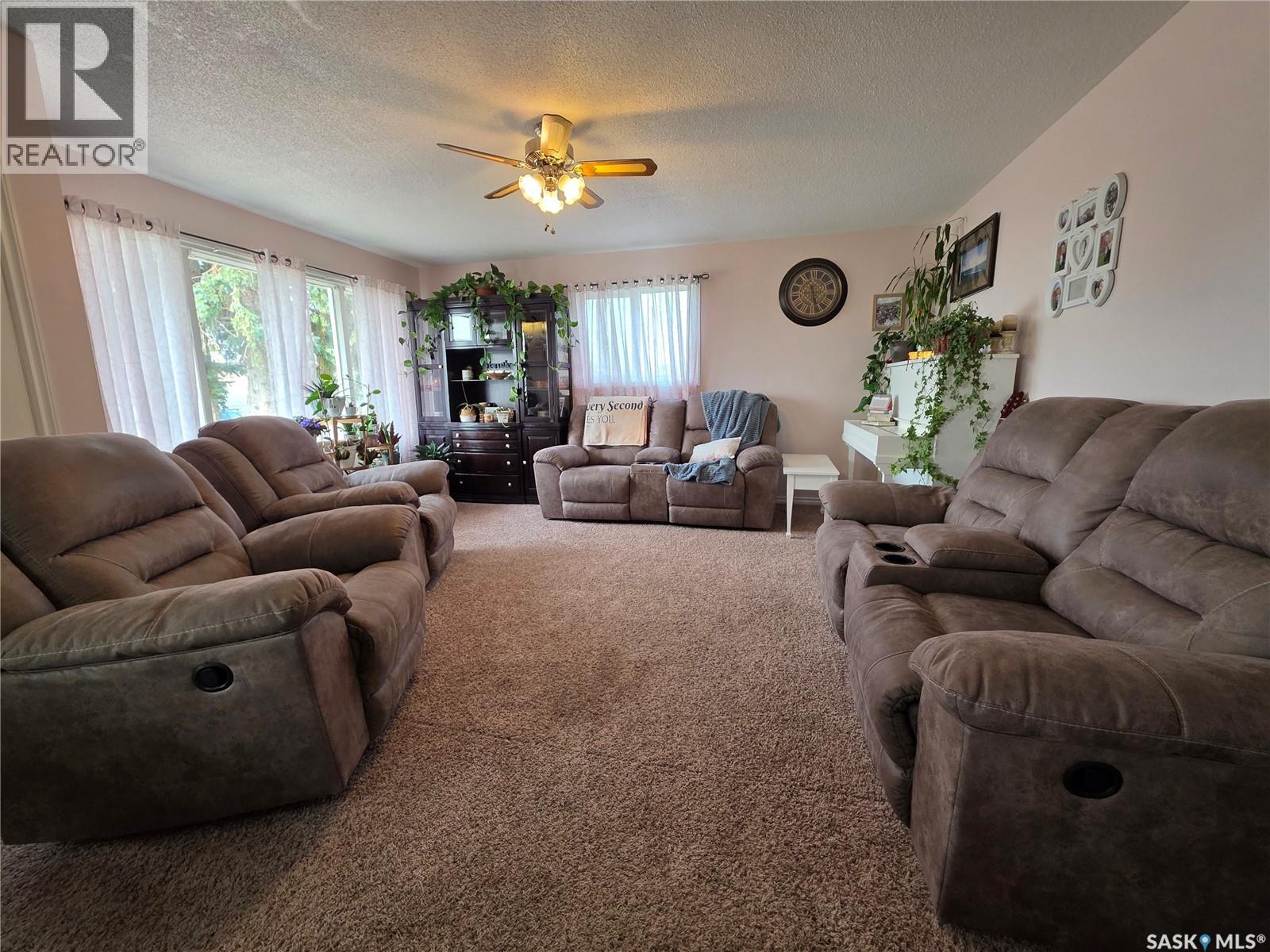 1321 Herbert Avenue, Herbert, Saskatchewan  S0H 2A0 - Photo 5 - SK043711