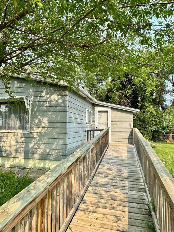 42 Third Avenue E, Oak Lake, Manitoba  R0M 1P0 - Photo 1 - 202618660