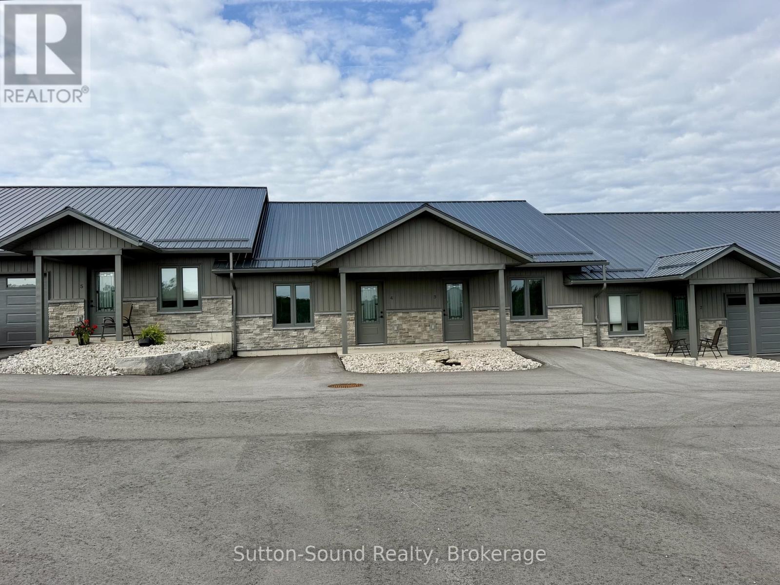 3 - 18 Maple Golf Crescent, Northern Bruce Peninsula, Ontario  N0H 2R0 - Photo 3 - X12387577