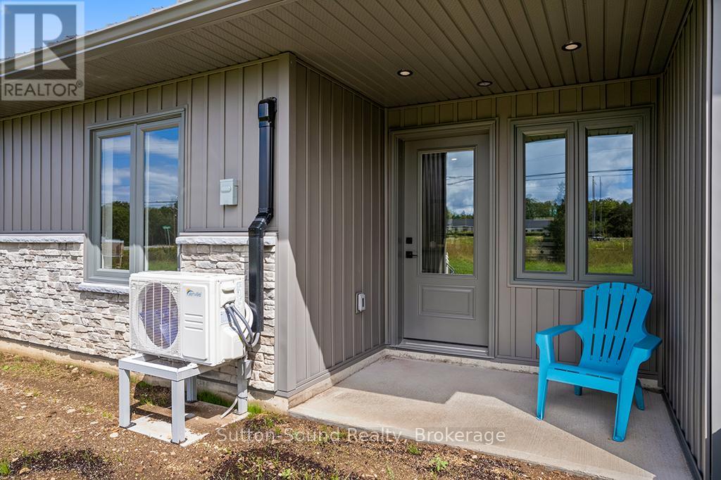 4 - 18 Maple Golf Crescent, Northern Bruce Peninsula, Ontario  N0H 2R0 - Photo 35 - X12387591