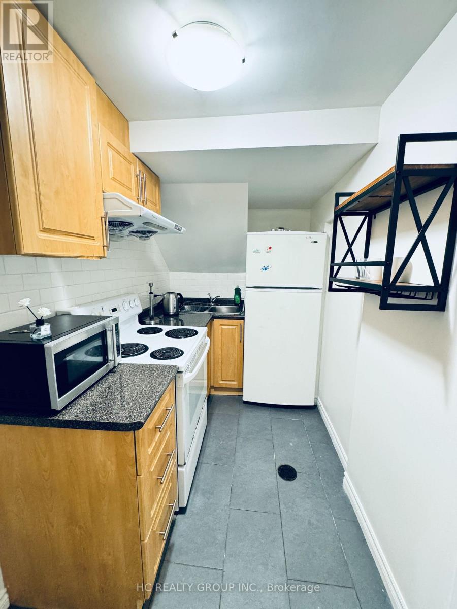 629 Bathurst Street, Toronto, Ontario  M5S 2R2 - Photo 2 - C13607152