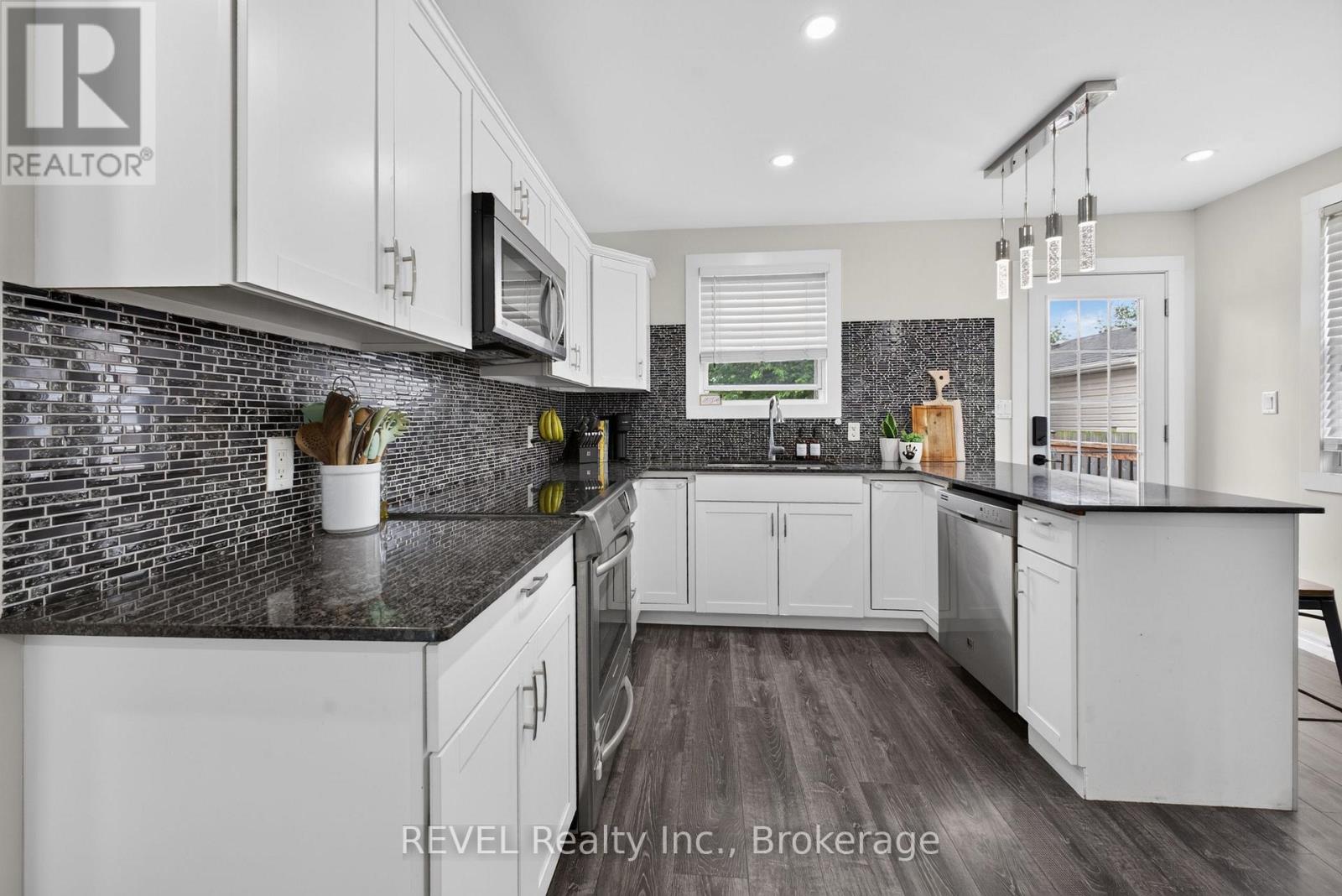A - 514 - A Scott Street, St. Catharines, Ontario  L2M 3X2 - Photo 5 - X13607168