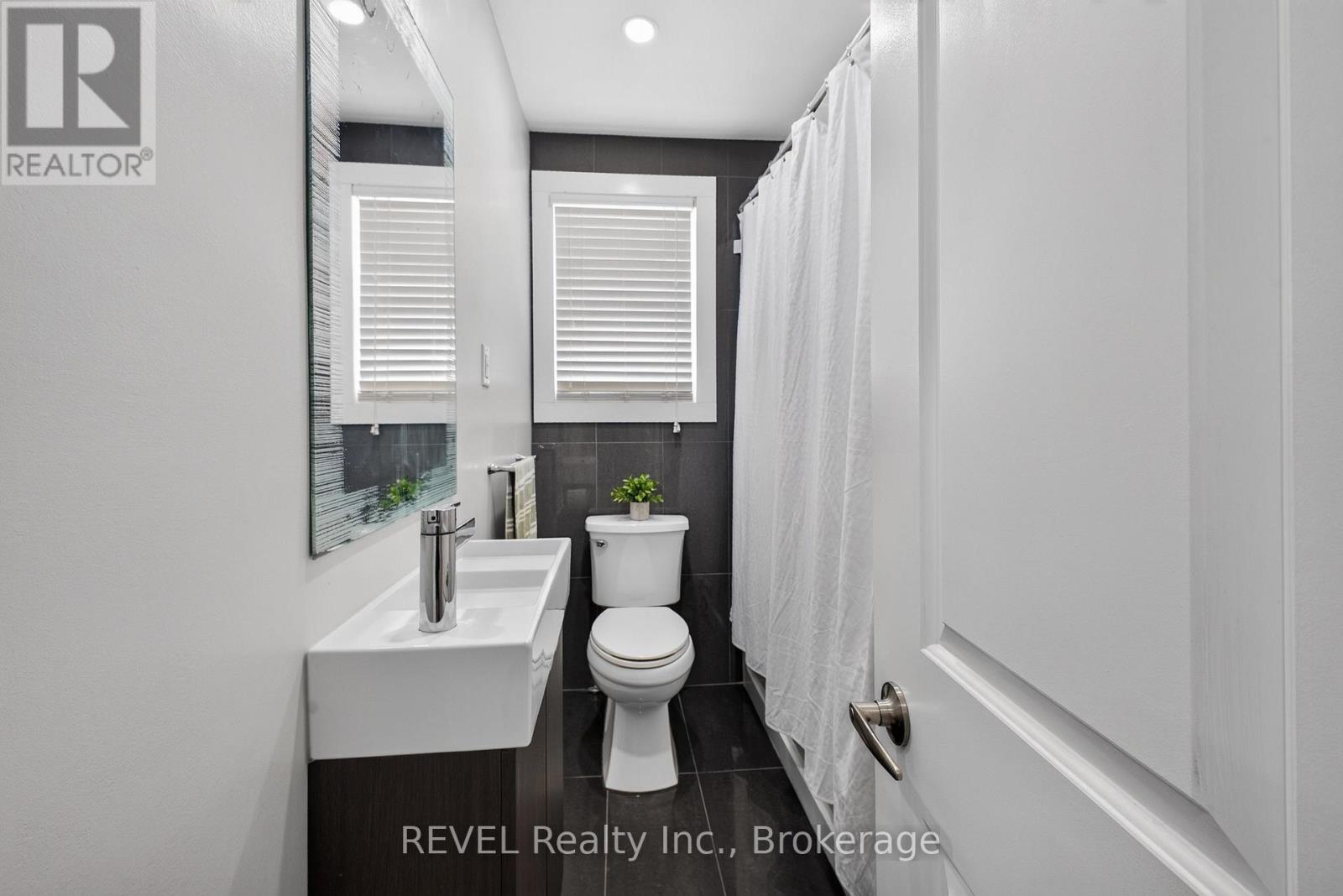 A - 514 - A Scott Street, St. Catharines, Ontario  L2M 3X2 - Photo 9 - X13607168