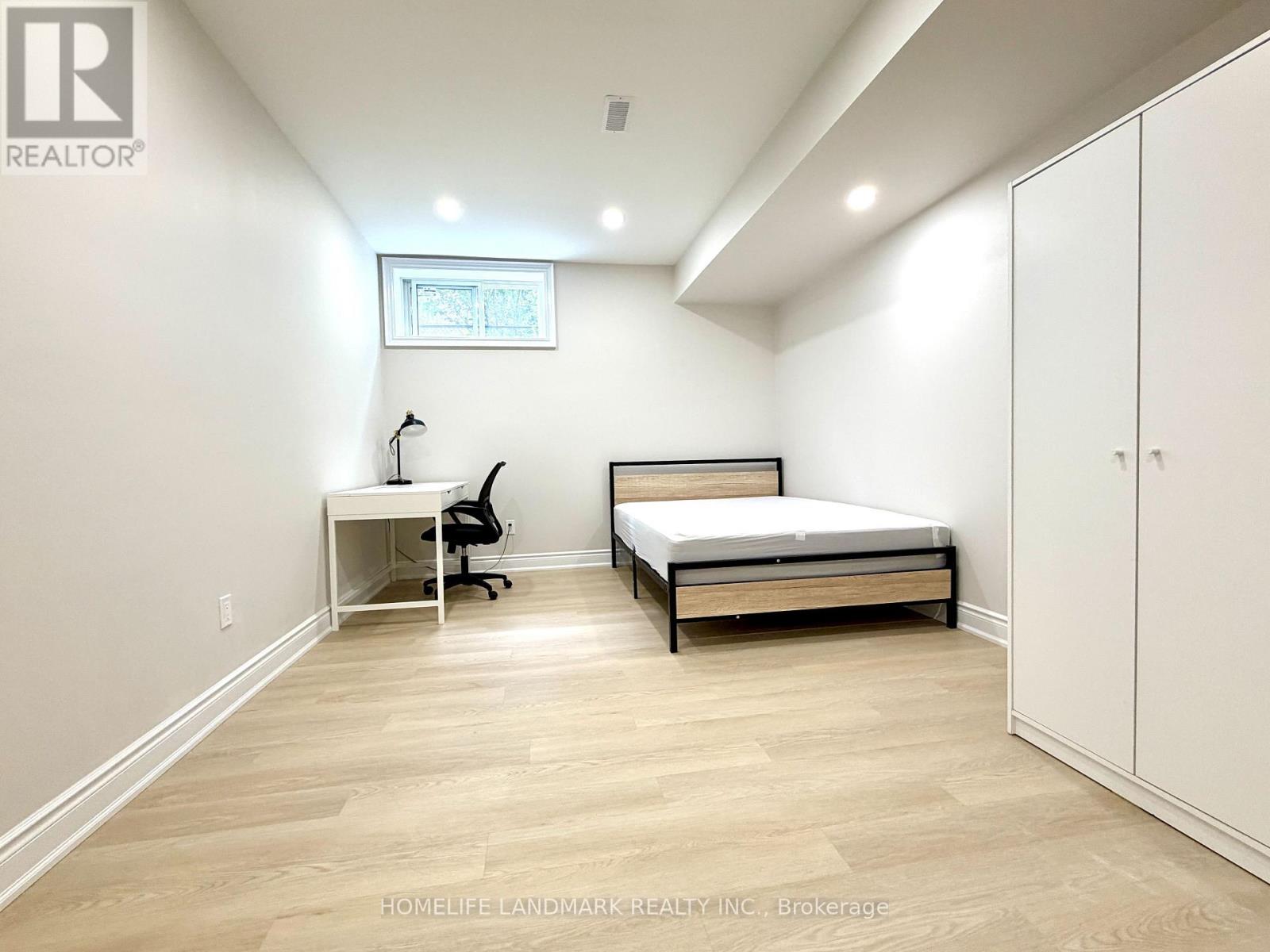 3380 Tudor Gate, Mississauga, Ontario L5L 3C7 - Photo 3 - W13607162