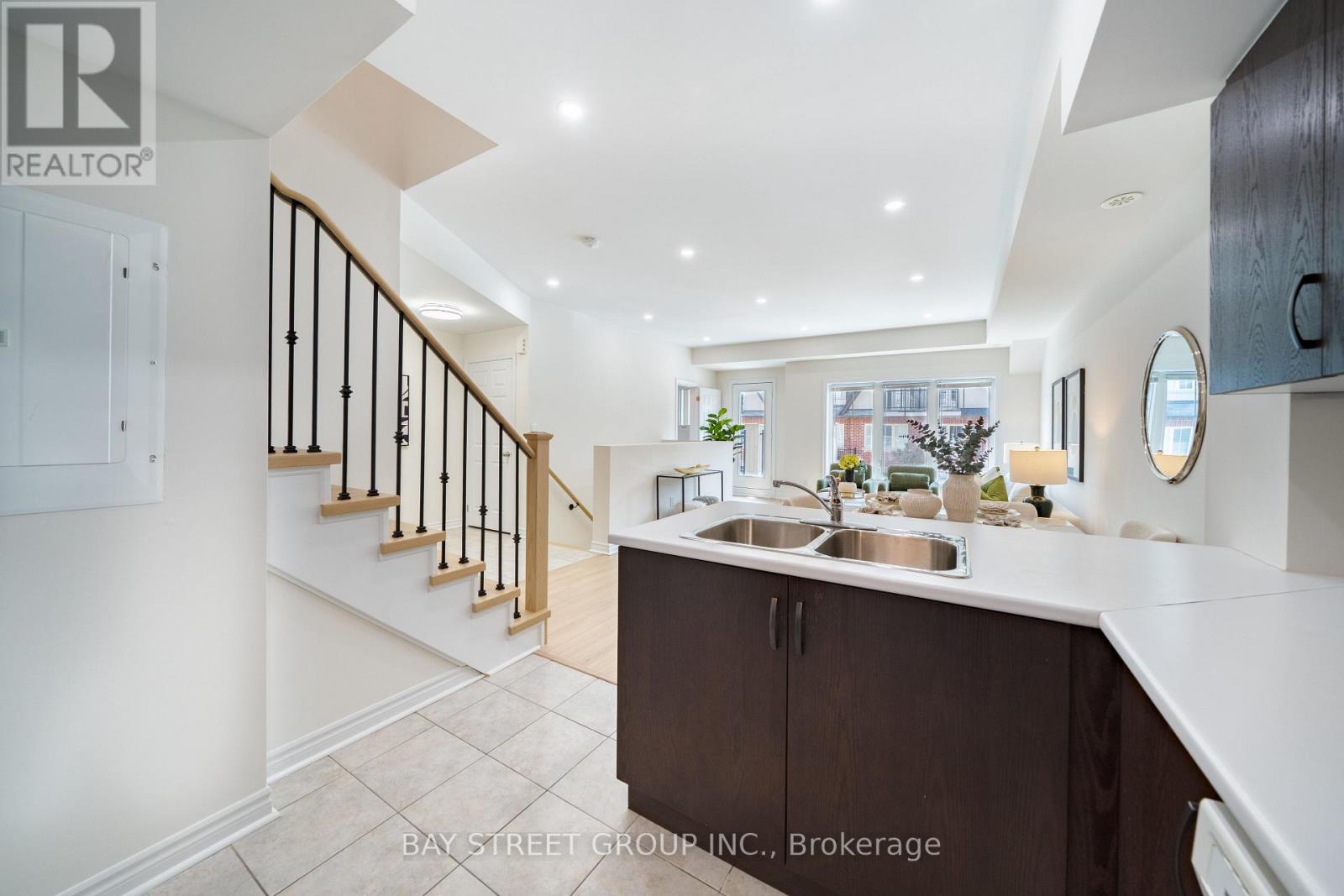 27 - 15 Eaton Park Lane, Toronto, Ontario M1W 0A5 - Photo 6 - E13600774