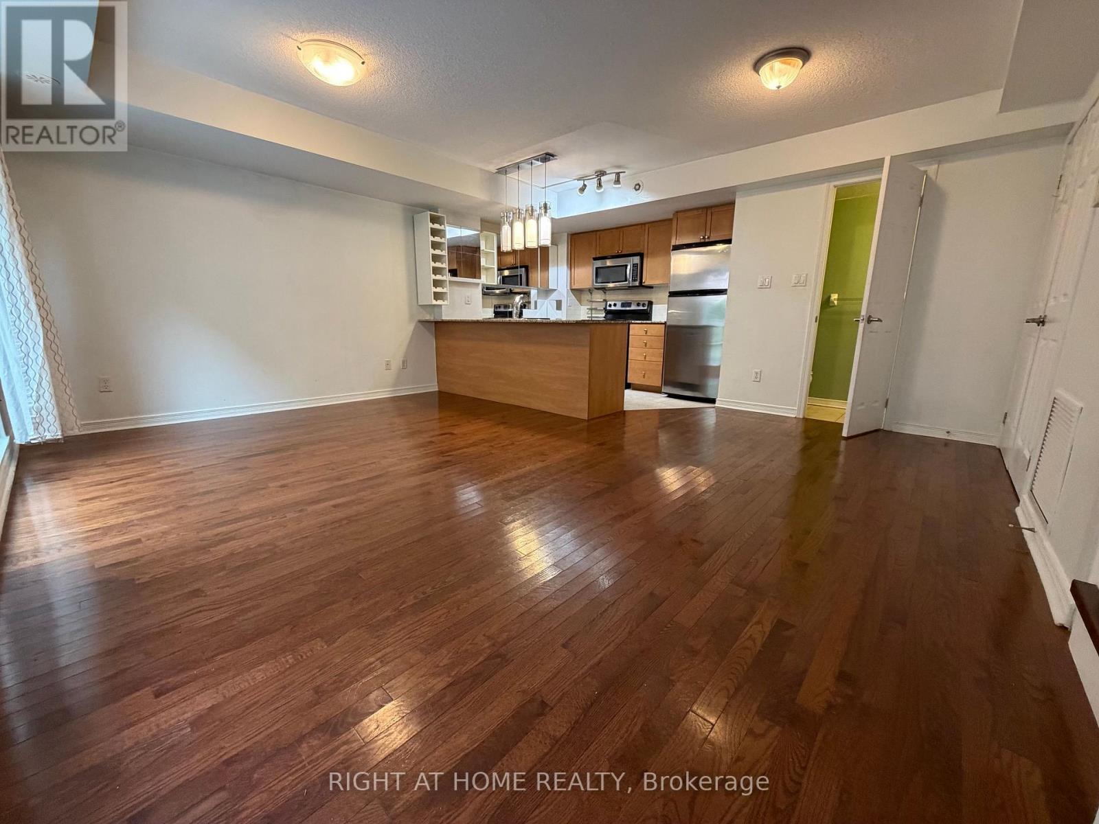 126 - 11 RUTTAN STREET, Toronto, Ontario