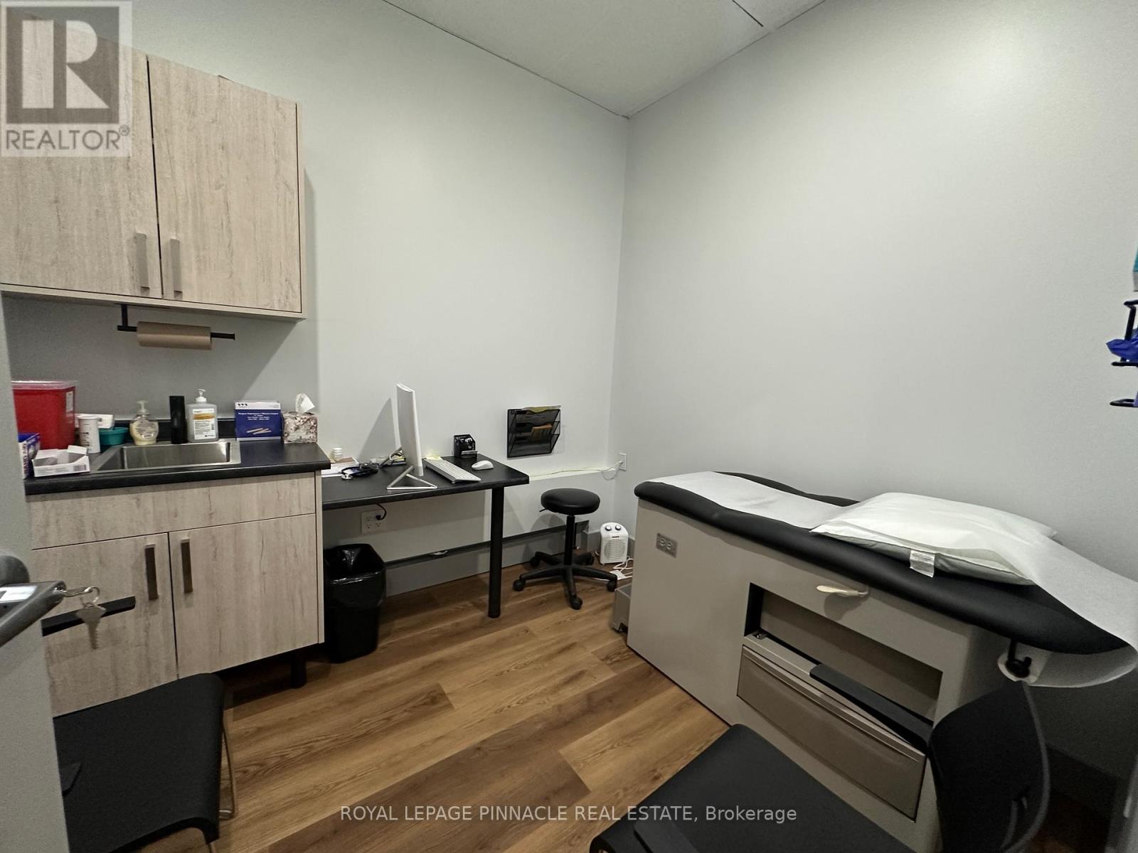 70 King Street E, Hamilton, Ontario  L8G 1K2 - Photo 4 - X13607194