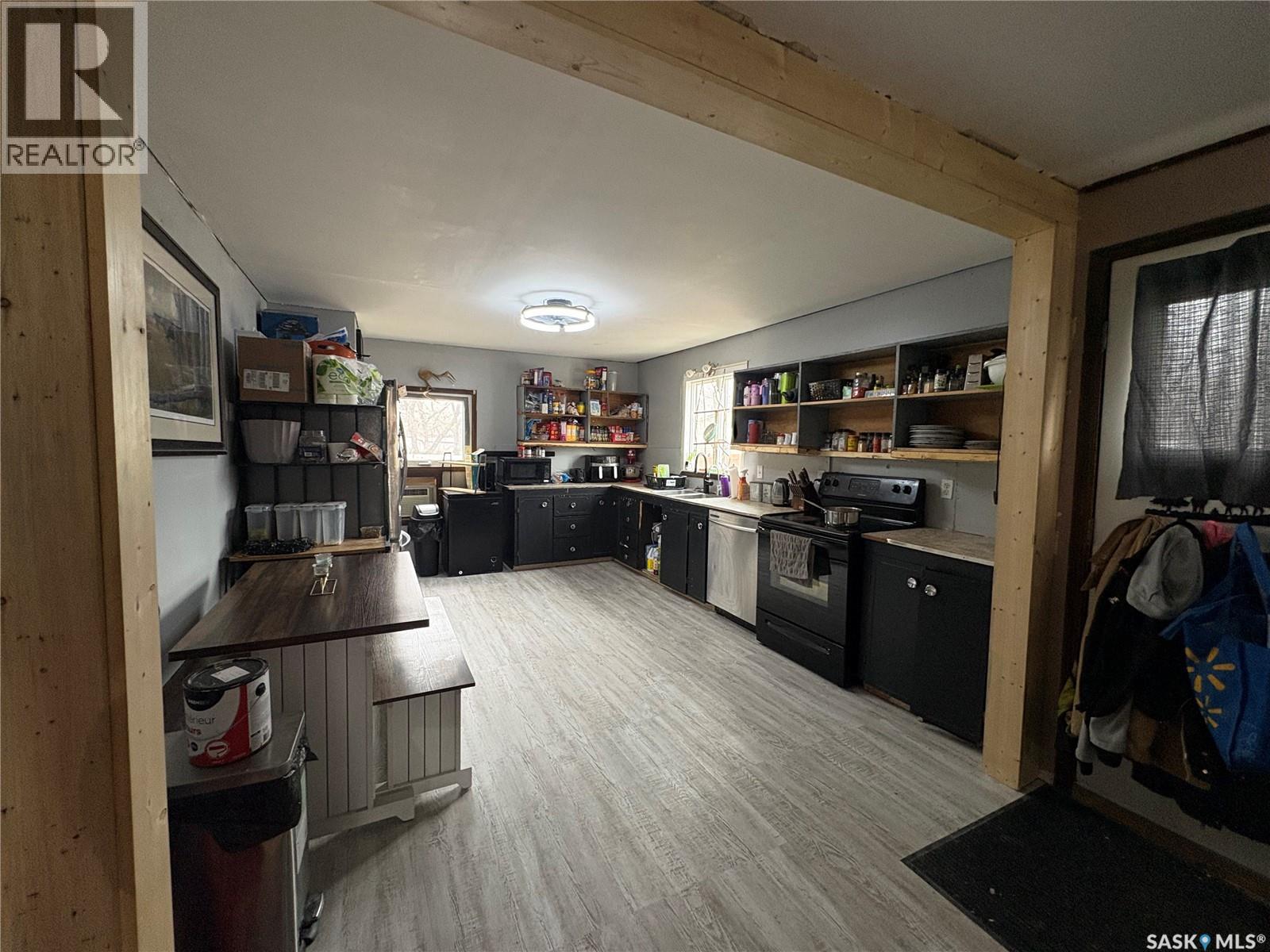 231 Eisenhower Street, Midale, Saskatchewan  S0C 1S0 - Photo 4 - SK043713