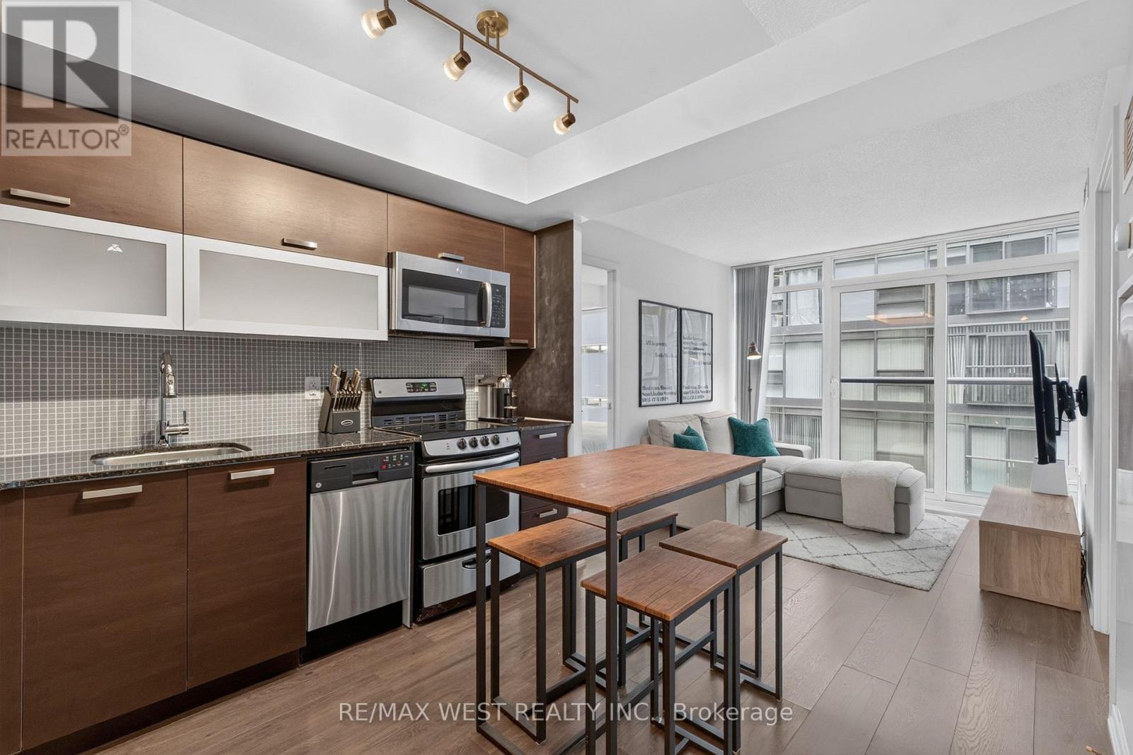 1802 - 36 LISGAR STREET, Toronto, Ontario