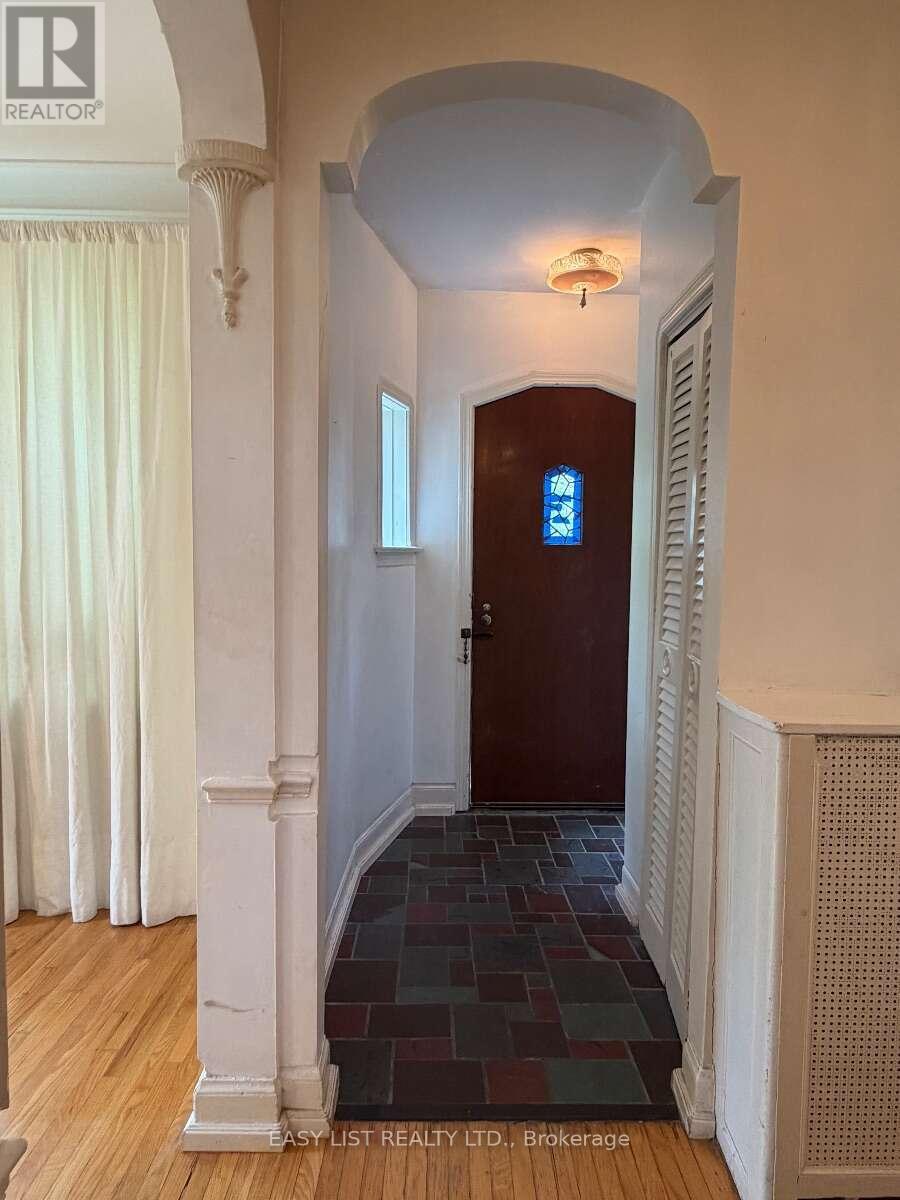 205 Ridley Boulevard, Toronto, Ontario  M5M 3M4 - Photo 14 - C13606346