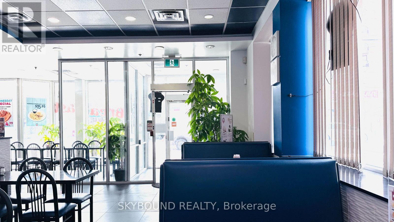2 - 2814 Lakeshore Boulevard W, Toronto, Ontario  M8V 1H7 - Photo 4 - W13607236