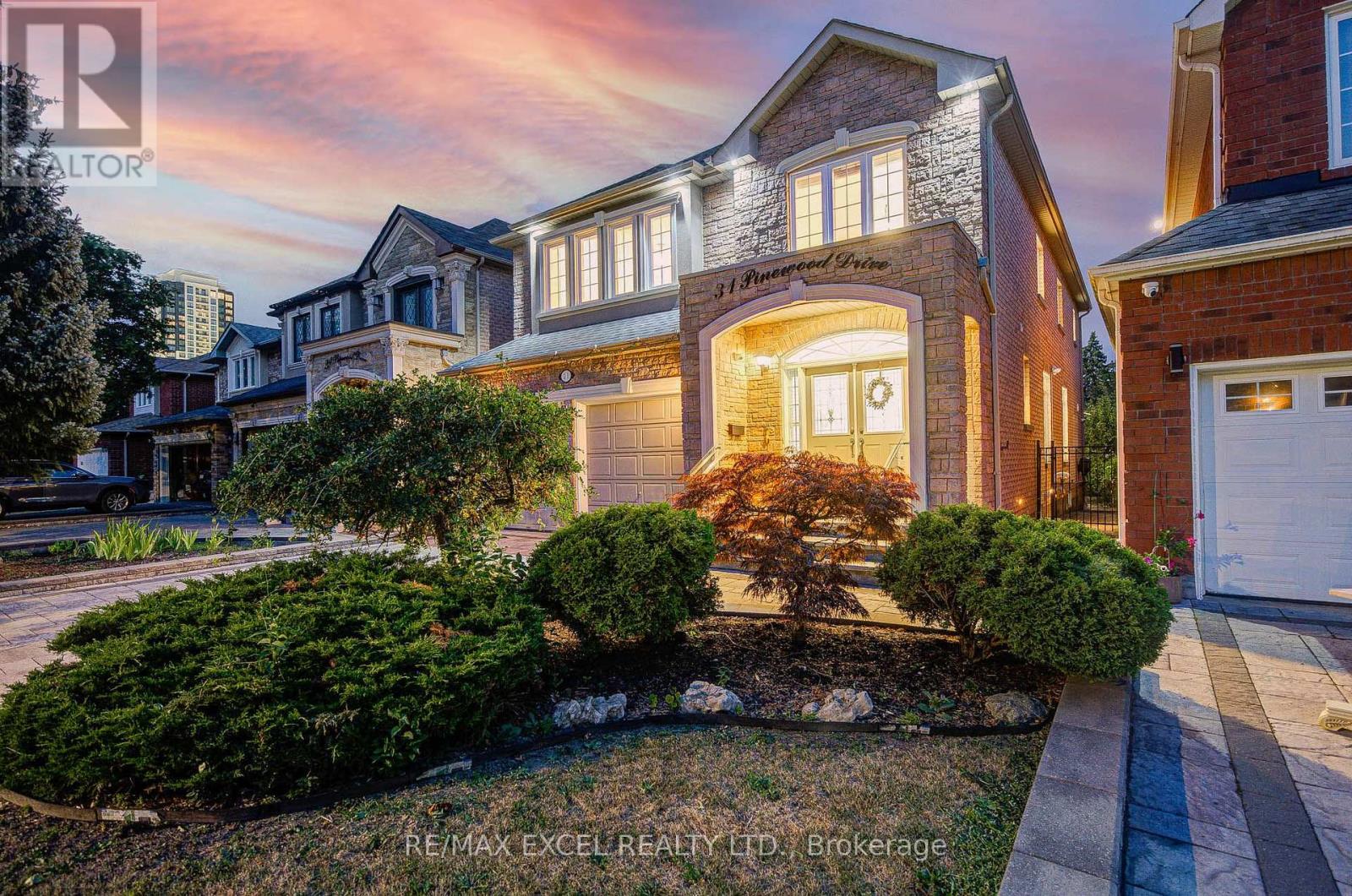 31 Pinewood Drive, Vaughan, Ontario  L4J 5P4 - Photo 2 - N13607264