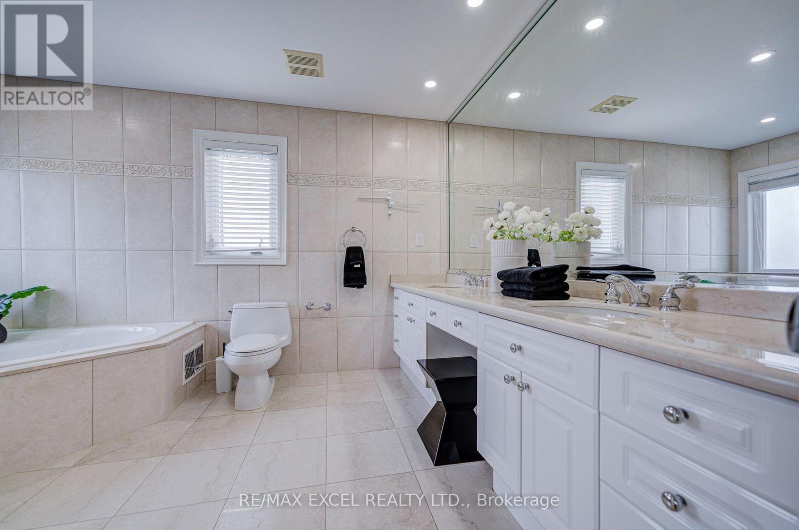 31 Pinewood Drive, Vaughan, Ontario  L4J 5P4 - Photo 26 - N13607264