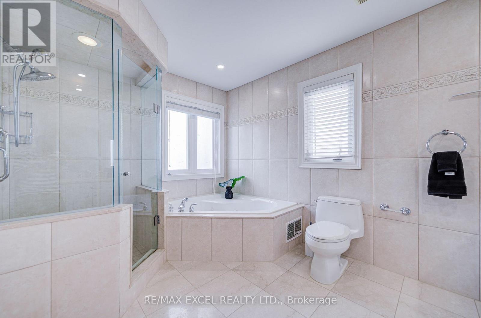31 Pinewood Drive, Vaughan, Ontario  L4J 5P4 - Photo 27 - N13607264